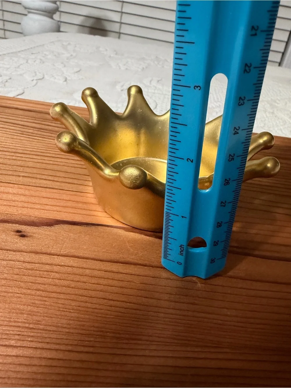Crown - inspired Gold Decorative Home Accent Bowl - Stylish Modern Accent GUC